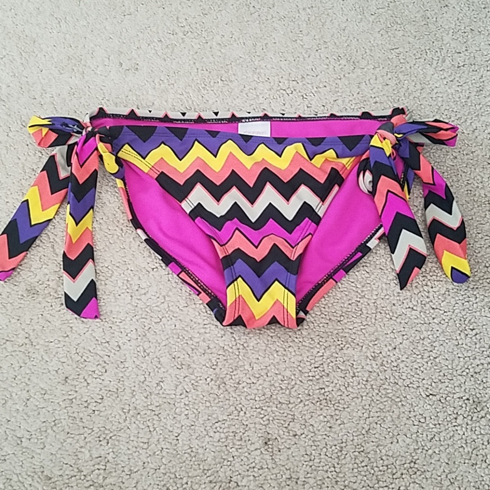 Multi color swim bottom